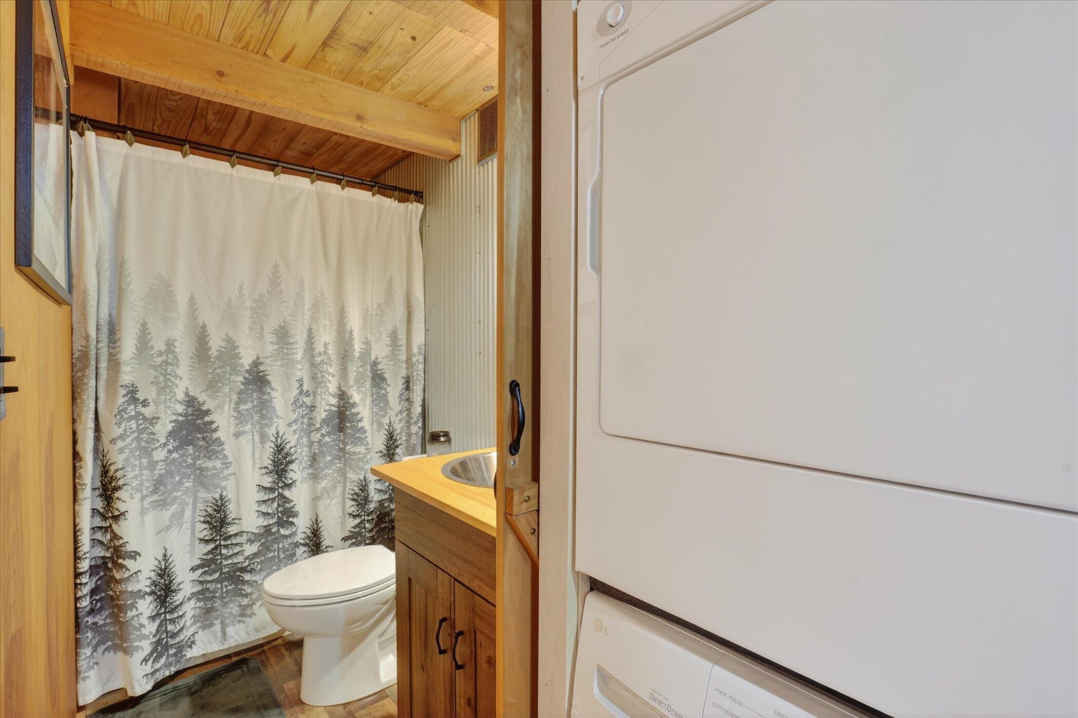 5135 11 MIle Road Burlington, MI 49029 - Photo 16 of 28 16-5135-11-MIle-Rd-WindowStill-Photograp