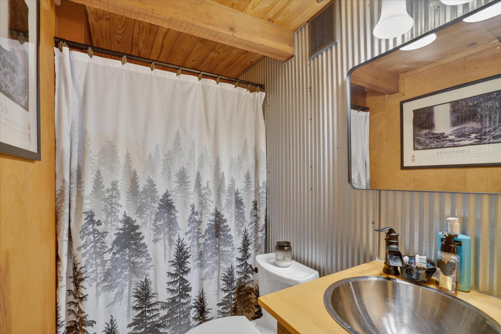 5135 11 MIle Road Burlington, MI 49029 - Photo 17 of 28 17-5135-11-MIle-Rd-WindowStill-Photograp