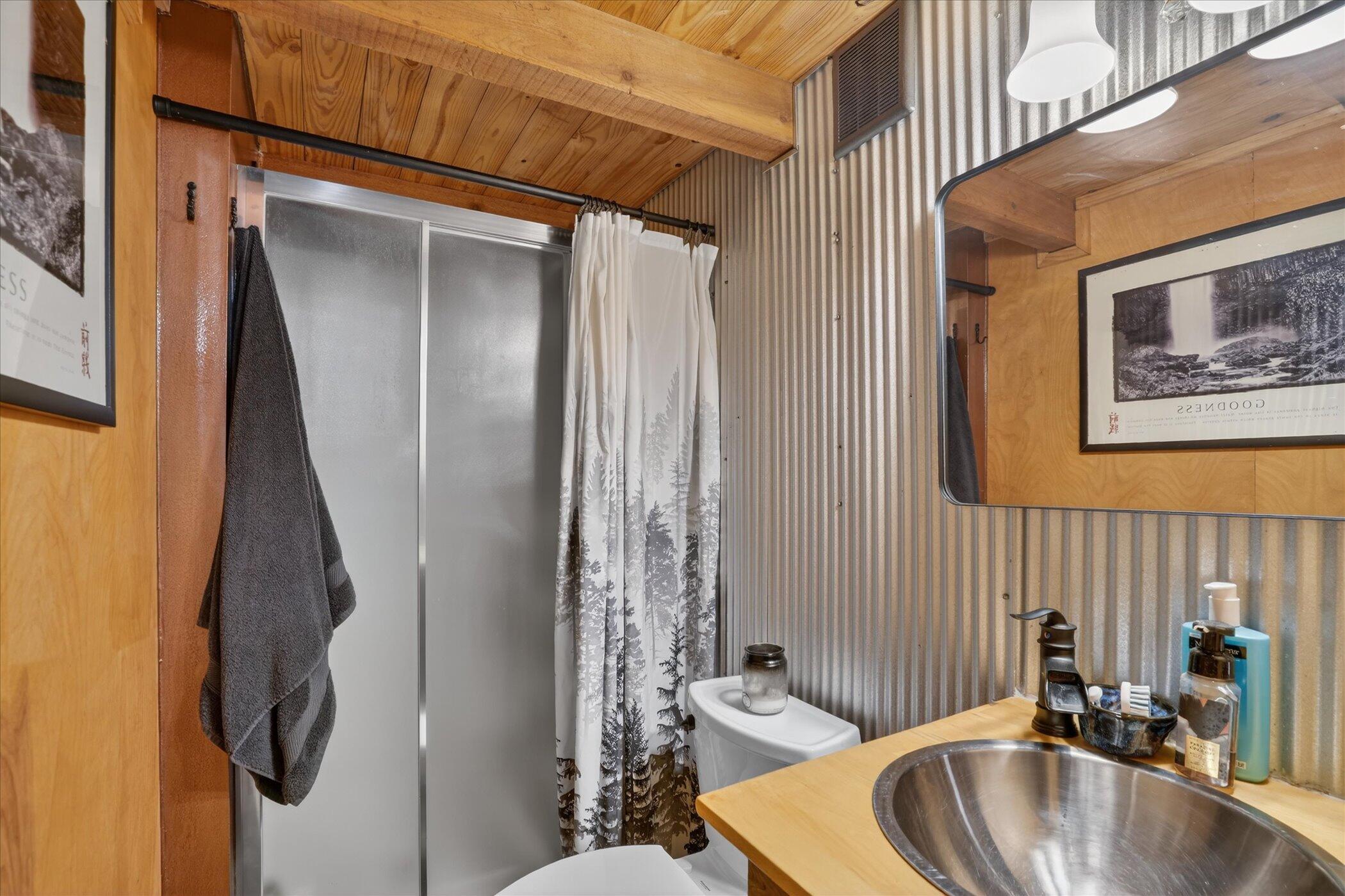 5135 11 MIle Road Burlington, MI 49029 - Photo 18 of 28 18-5135-11-MIle-Rd-WindowStill-Photograp