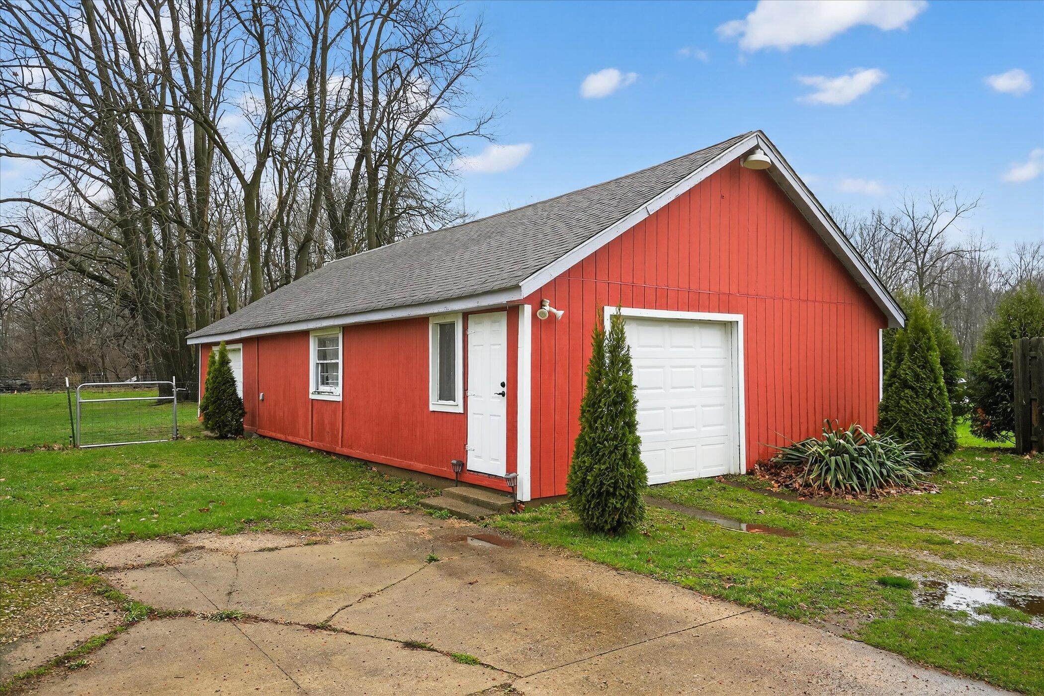 5135 11 MIle Road Burlington, MI 49029 - Photo 20 of 28 20-5135-11-MIle-Rd-WindowStill-Photograp