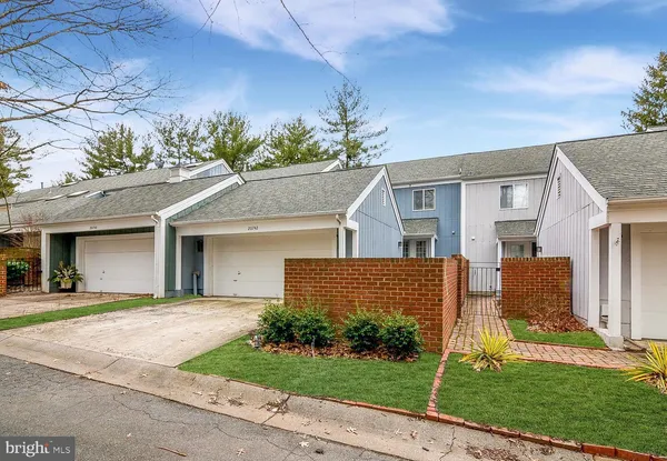 $3,100 | 20742 Highland Hall Drive, Montgomery Village, MD 20886