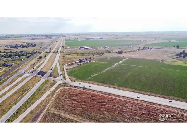 a view of a tennis court