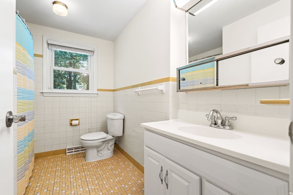 33 Heritage Road Billerica, MA 01821 - Photo 13 of 31 Gallery Image 13