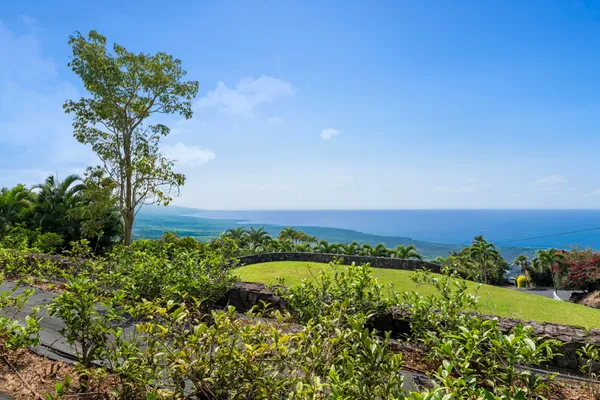 $1,895,000 | 82-5944 Wakida Drive, Captain Cook, HI 96704