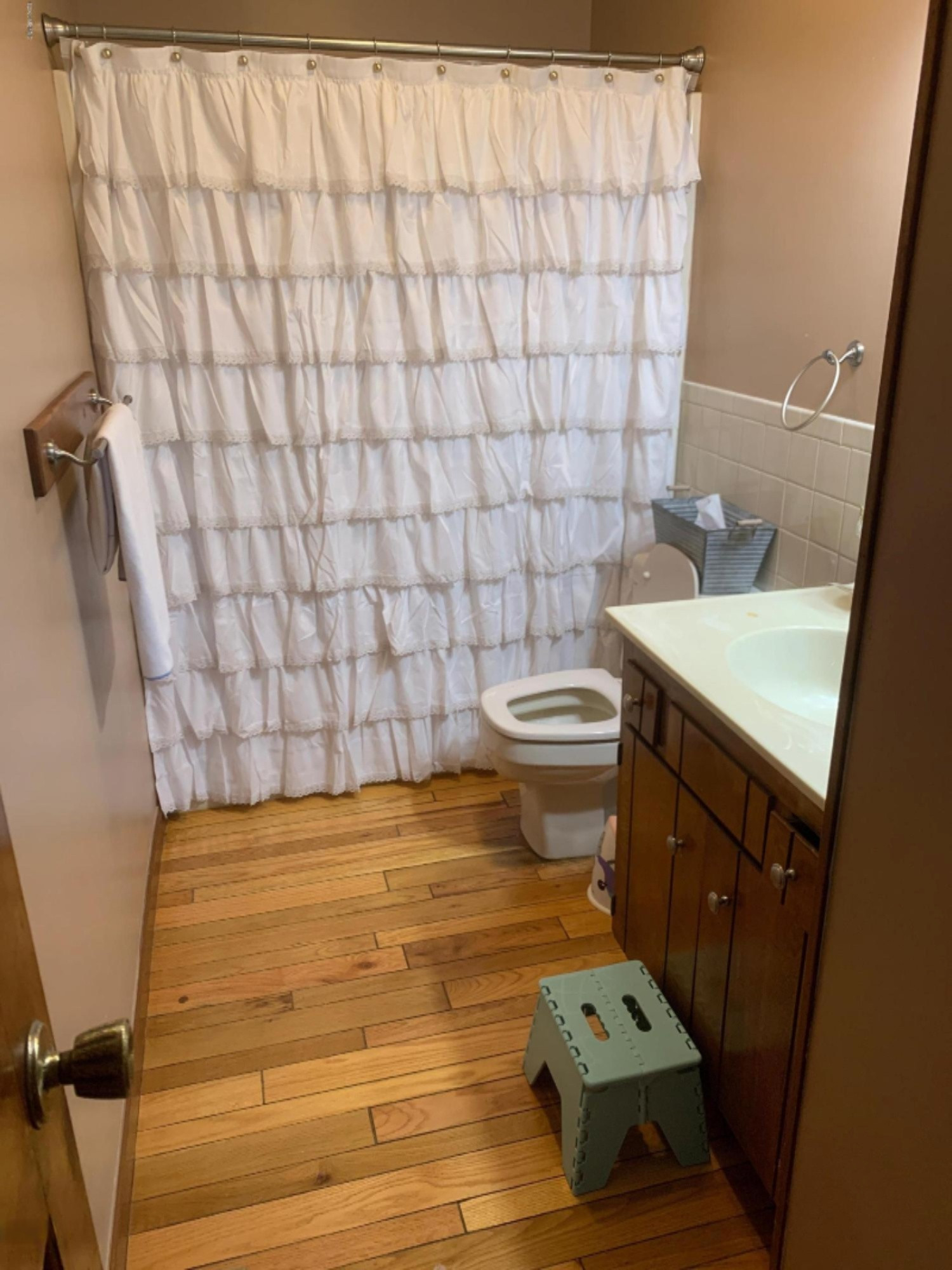 2639 Fairview Road Eau Claire, MI 49111 - Photo 12 of 12 bathfair2