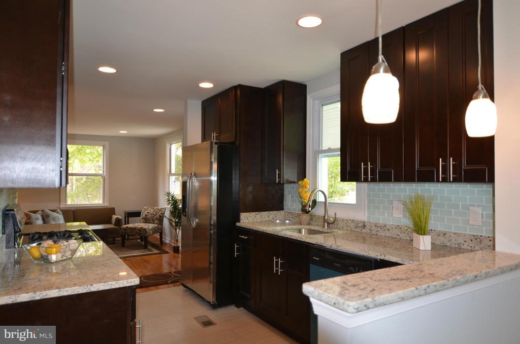 6724 Larkspur Road Morningside, MD 20746 - Photo 2 of 30 Interior (General)