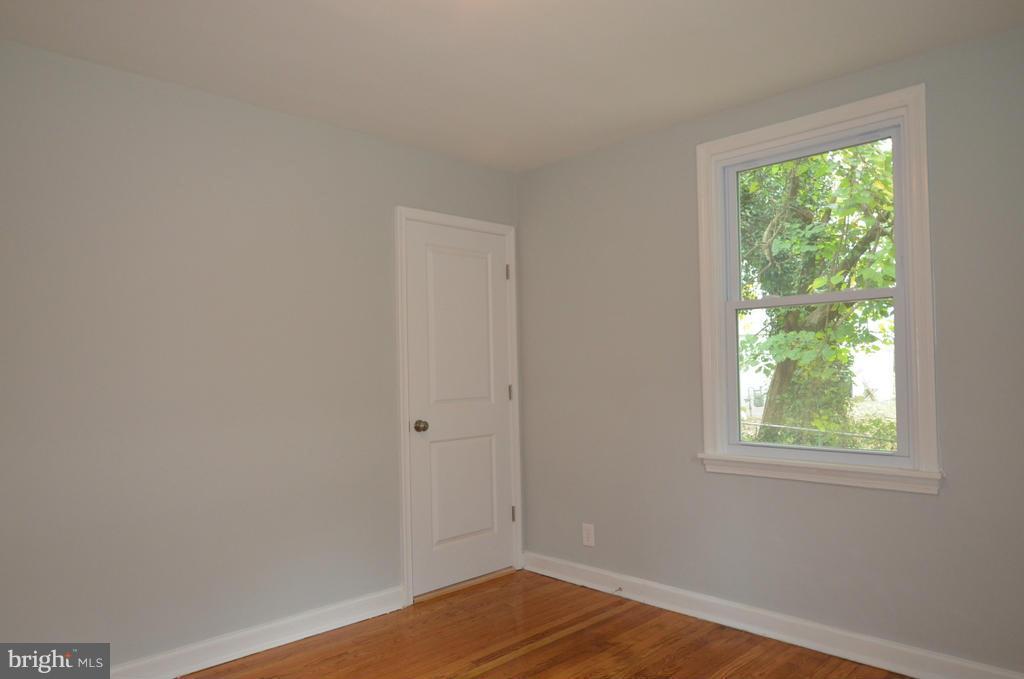 6724 Larkspur Road Morningside, MD 20746 - Photo 15 of 30 Bedroom