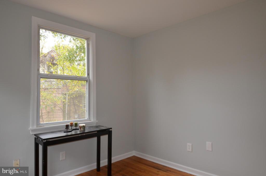 6724 Larkspur Road Morningside, MD 20746 - Photo 17 of 30 Bedroom