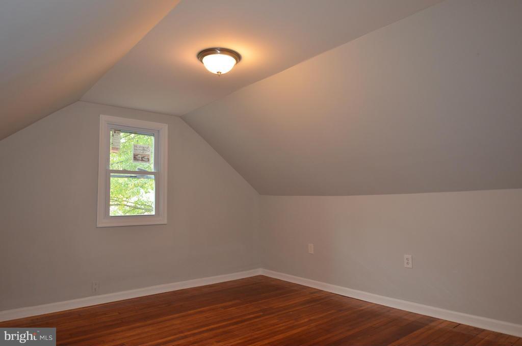 6724 Larkspur Road Morningside, MD 20746 - Photo 18 of 30 Bedroom