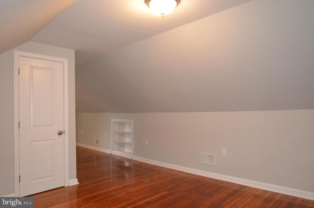 6724 Larkspur Road Morningside, MD 20746 - Photo 20 of 30 Bedroom
