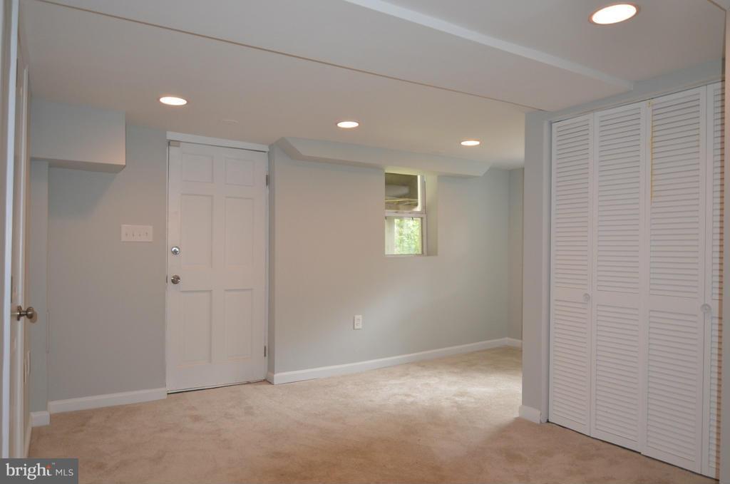 6724 Larkspur Road Morningside, MD 20746 - Photo 23 of 30 Basement