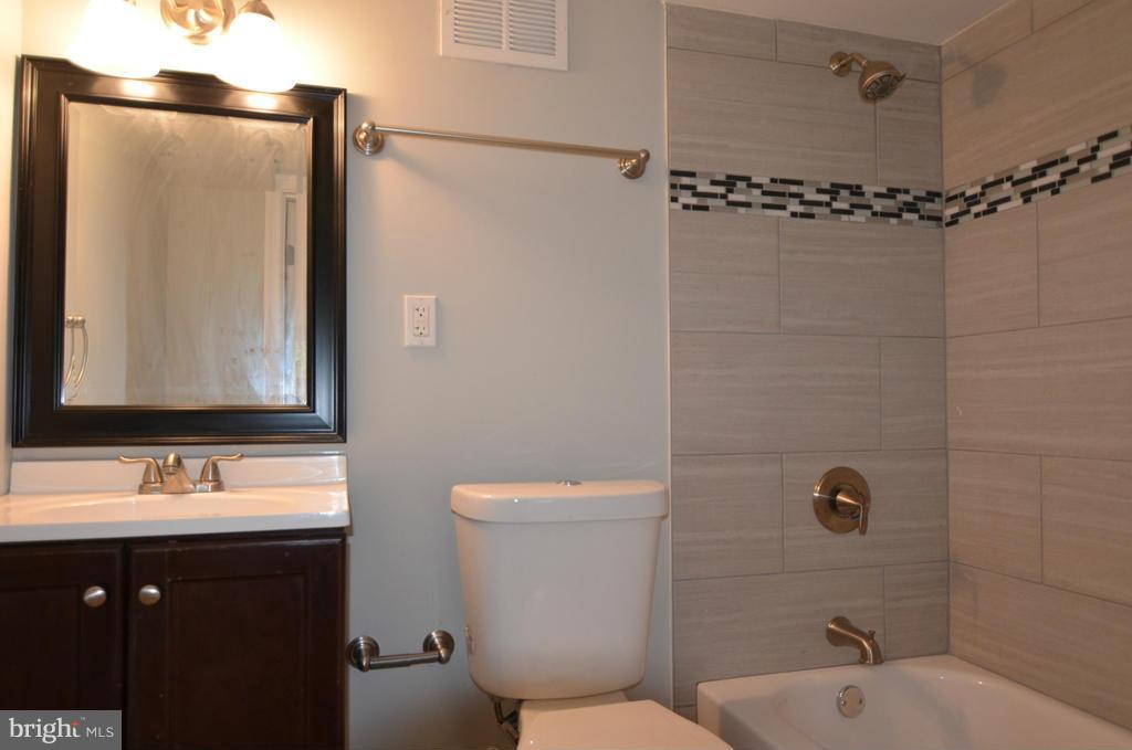 6724 Larkspur Road Morningside, MD 20746 - Photo 24 of 30 Bath