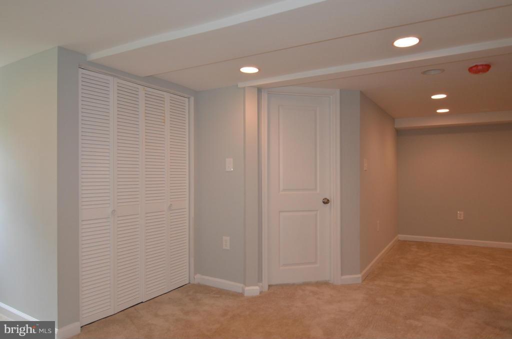 6724 Larkspur Road Morningside, MD 20746 - Photo 25 of 30 Interior (General)