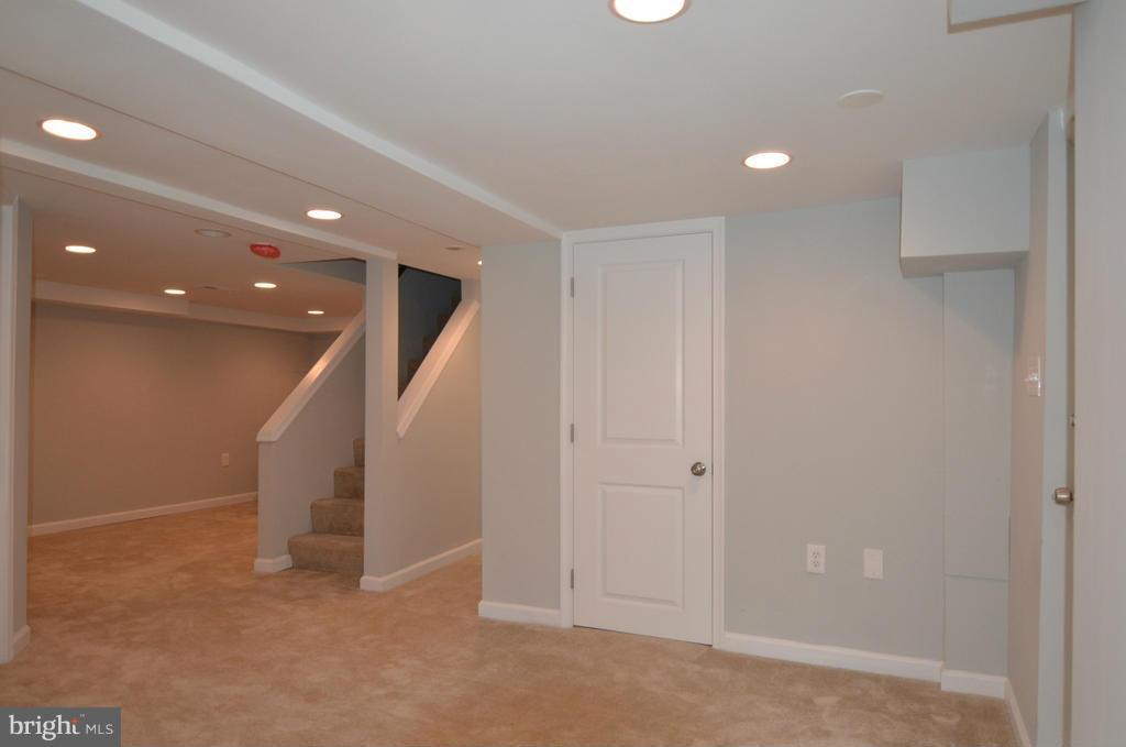 6724 Larkspur Road Morningside, MD 20746 - Photo 26 of 30 Interior (General)