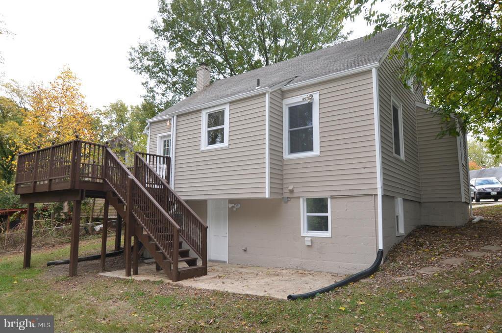 6724 Larkspur Road Morningside, MD 20746 - Photo 29 of 30 Exterior (Rear)