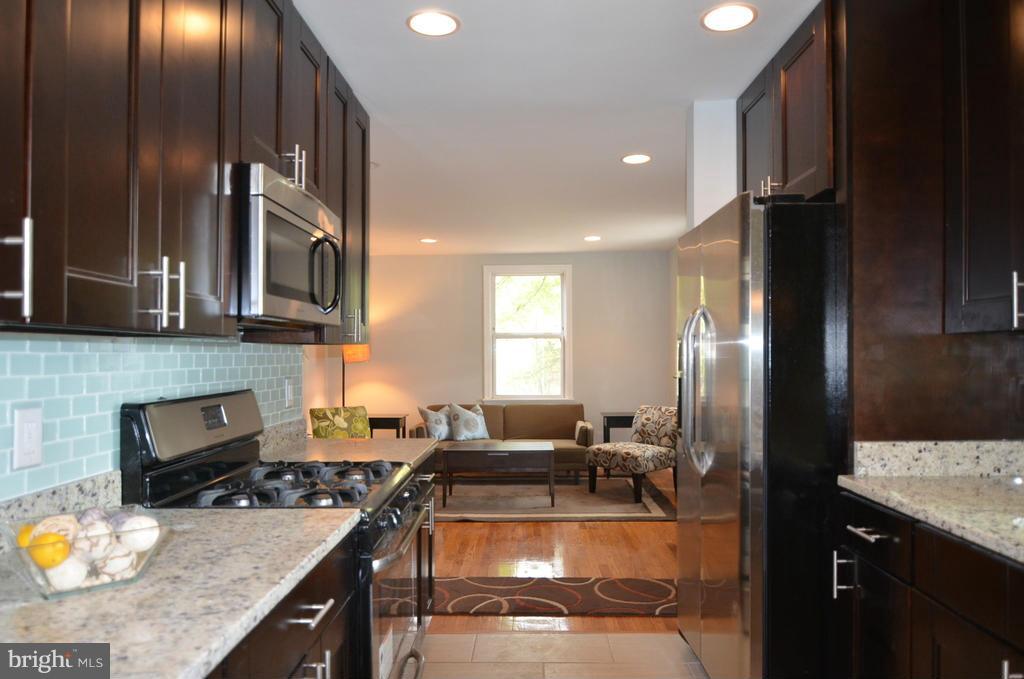 6724 Larkspur Road Morningside, MD 20746 - Photo 4 of 30 Interior (General)