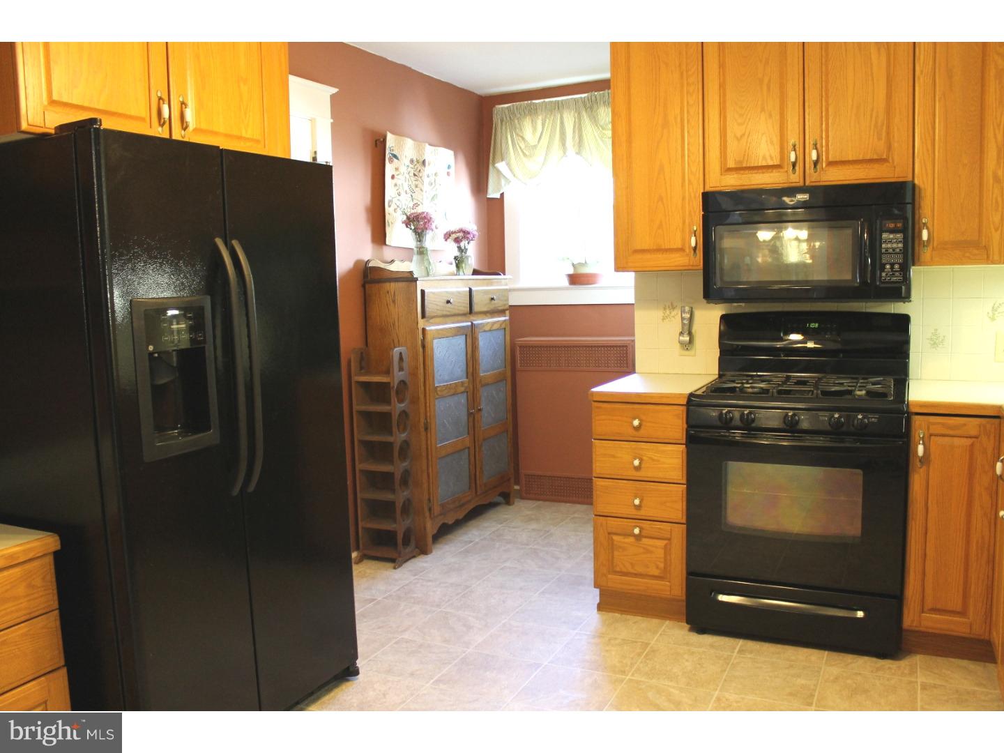 18 Mansion Road Springfield, PA 19064 - Photo 14 of 25 Kitchen