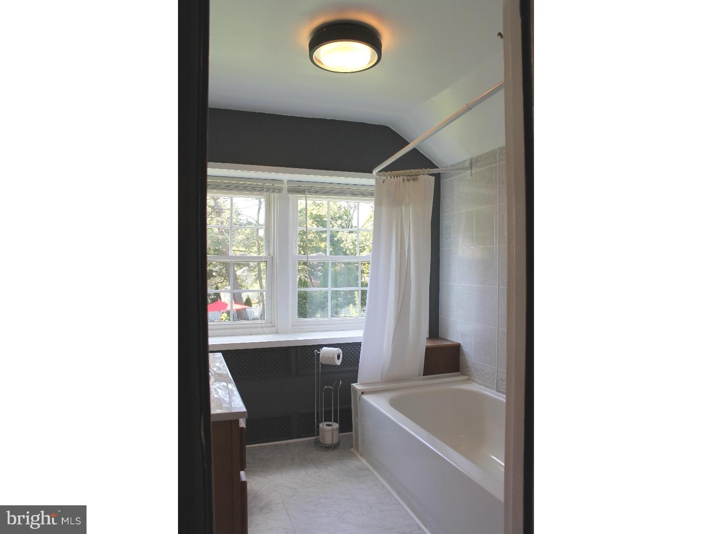18 Mansion Road Springfield, PA 19064 - Photo 22 of 25 Bathroom