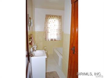 641 Royal Heights Road Belleville, IL 62226 - Photo 4 of 14 Gallery Image 4
