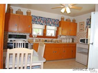 641 Royal Heights Road Belleville, IL 62226 - Photo 6 of 14 Gallery Image 6