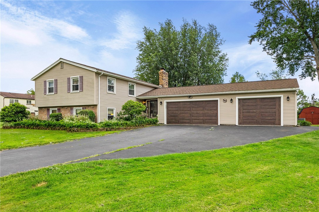 1140 Willits Road Ontario, NY 14519 - Photo 3 of 50 Lots of garage space!!