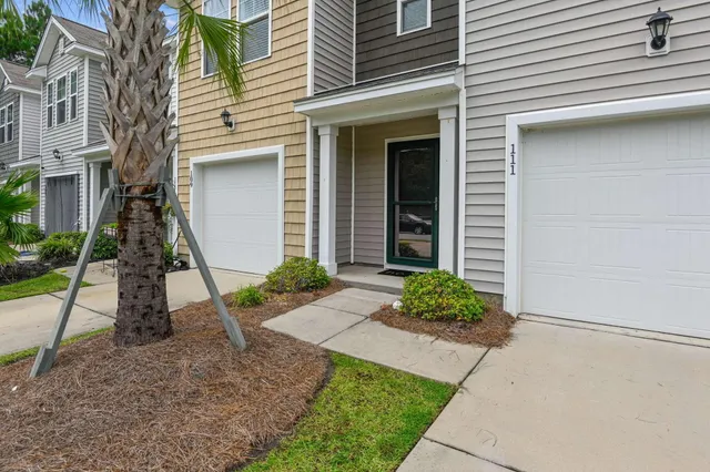 $2,200 | 111 Cozy Nest Way, Summerville, SC 29483