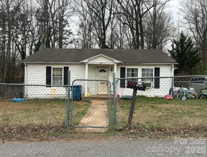 274 31st Street Southwest Hickory, NC 28602 - Photo 2 of 31