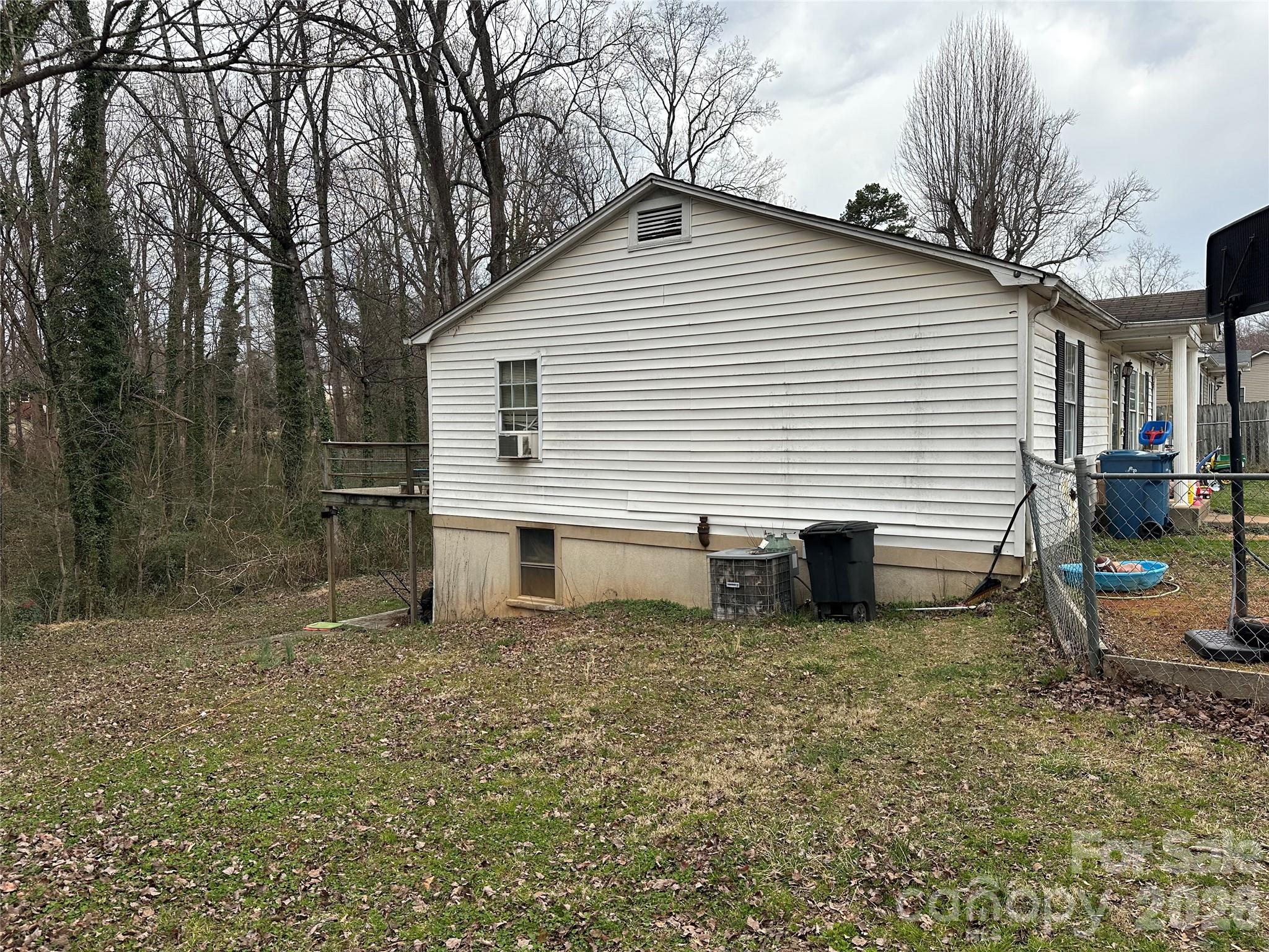 274 31st Street Southwest Hickory, NC 28602 - Photo 6 of 31