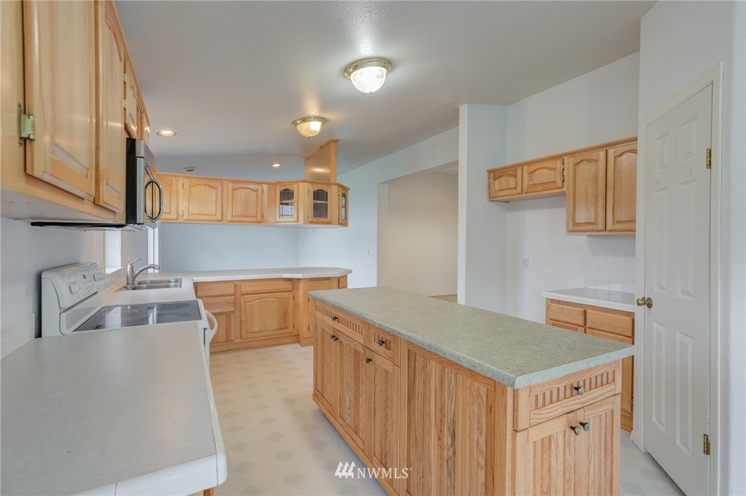 8356 Pinelli Road Sedro-Woolley, WA 98284 - Photo 8 of 24 Gallery Image 8