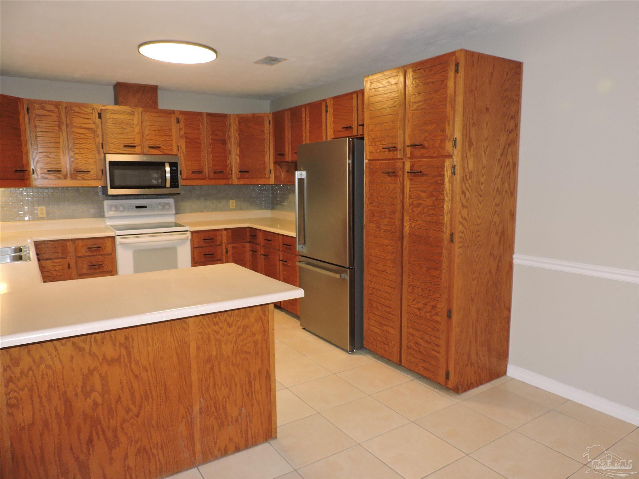5261 Rowe Trail Pace, FL 32571 - Photo 9 of 32 Gallery Image 9
