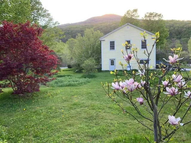 $464,500 | 120 Village Street, Dorset, VT 05253