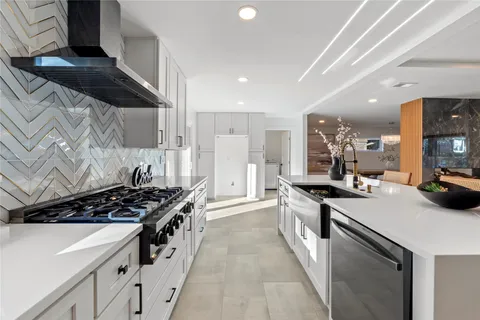 $1,099,000 | 6604 Lexington Road, Austin, TX 78757