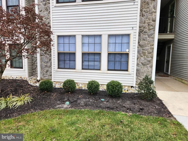 $1,950 | 5 Summit Court, Marlton, NJ 08053