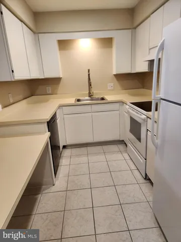 $1,950 | 5 Summit Court, Marlton, NJ 08053