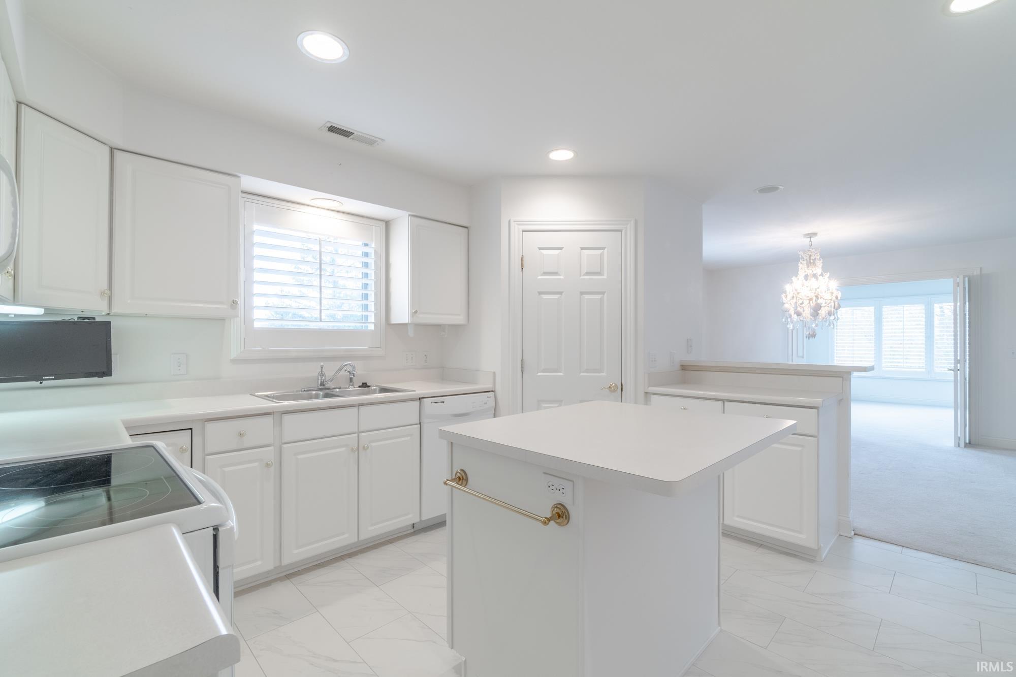 2832 Cunningham Drive Fort Wayne, IN 46804 - Photo 20 of 36