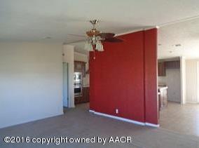 7521 Buckskin Road Amarillo, TX 79124 - Photo 3 of 14 Living Area