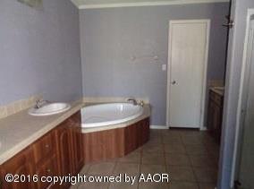 7521 Buckskin Road Amarillo, TX 79124 - Photo 7 of 14 Master Bathroom