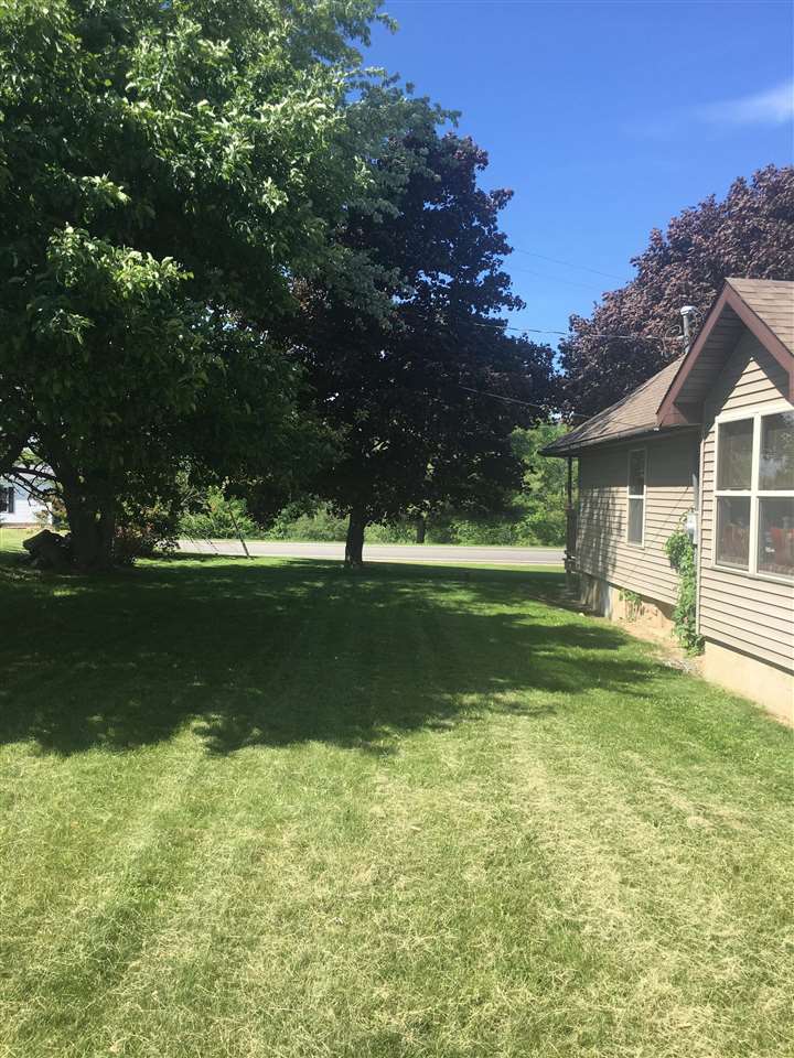 3224 East Surrey Road Clare, MI 48617 - Photo 8 of 14 1847933-7.JPG
