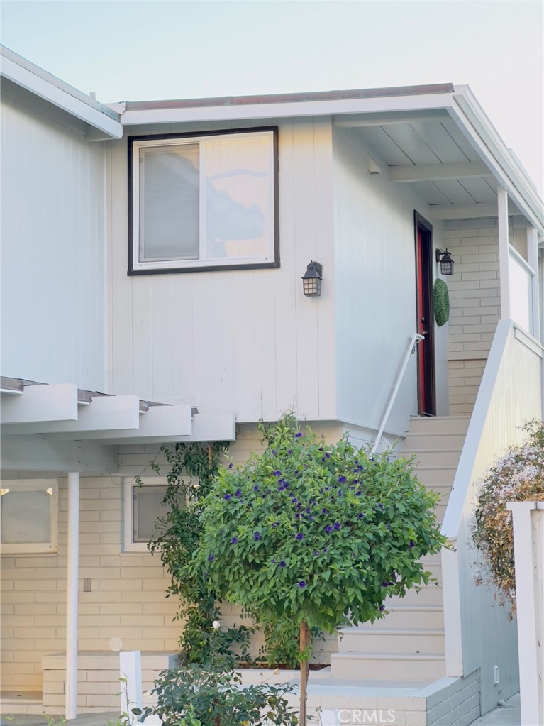 35091 Beach Road Dana Point, CA 92624 - Photo 3 of 27 a front view of a house with a yard