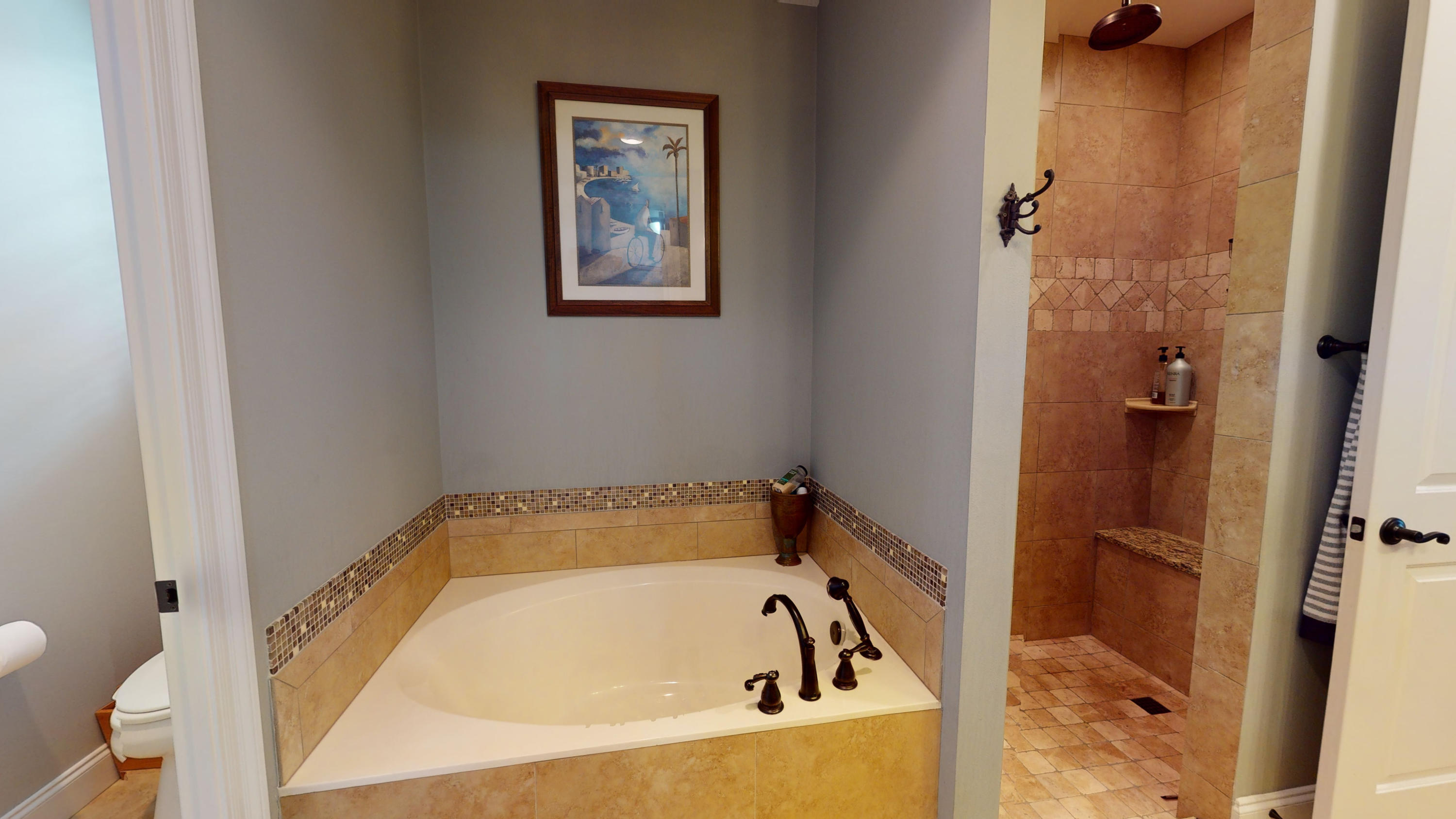 35 Derby Downs Circle Niceville, FL 32578 - Photo 22 of 51 a bathroom with a tub