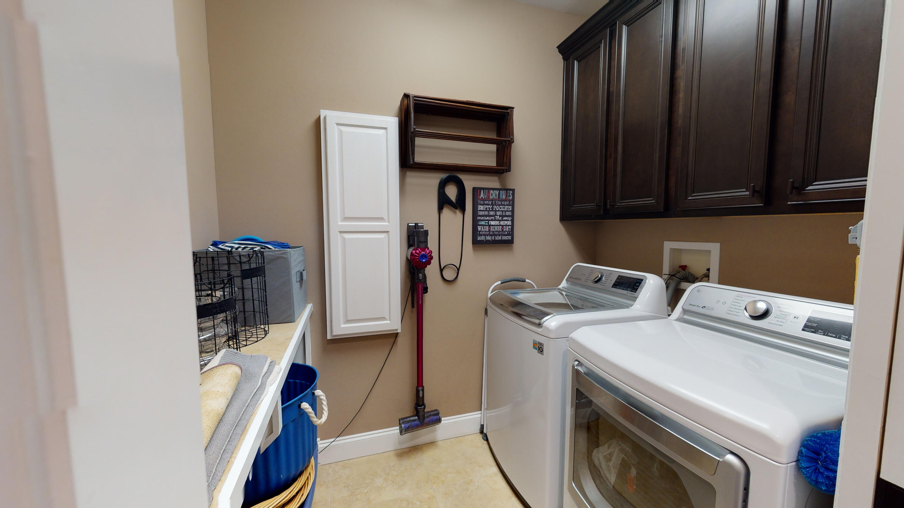 35 Derby Downs Circle Niceville, FL 32578 - Photo 40 of 51 a utility room with dryer and washer