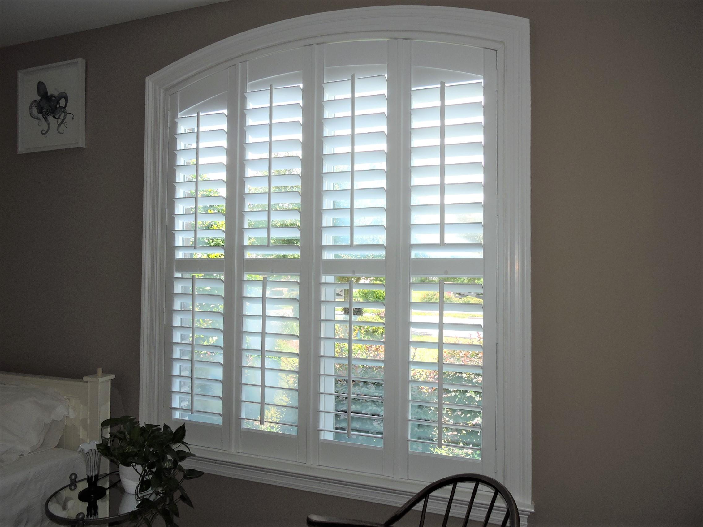 35 Derby Downs Circle Niceville, FL 32578 - Photo 49 of 51 a room with a large window and furniture
