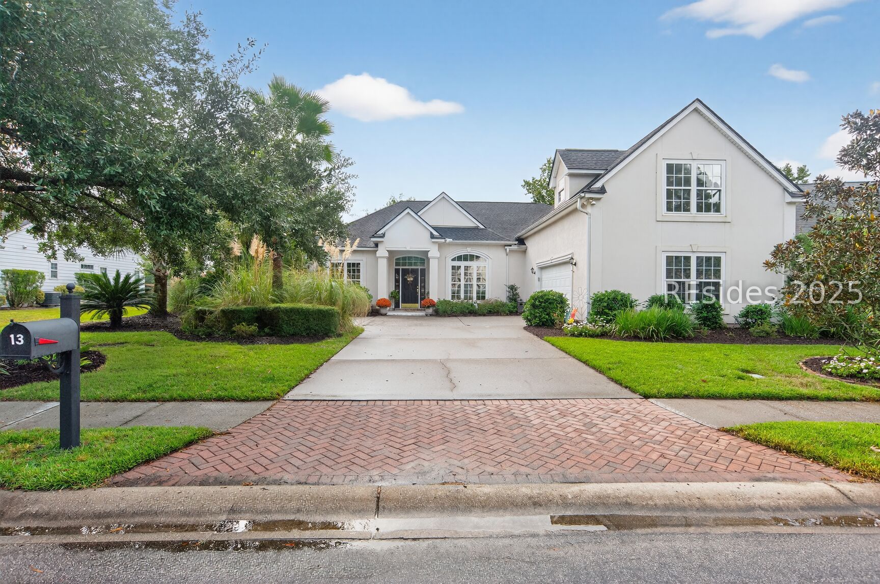 13 Gables Lane Bluffton, SC 29910 - Photo 1 of 47