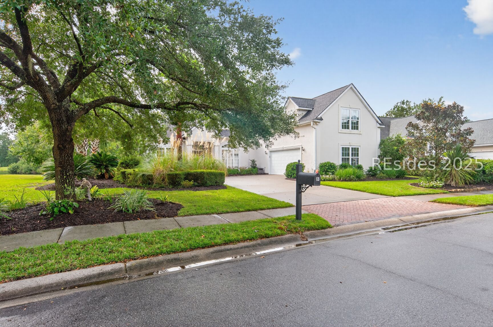 13 Gables Lane Bluffton, SC 29910 - Photo 2 of 47