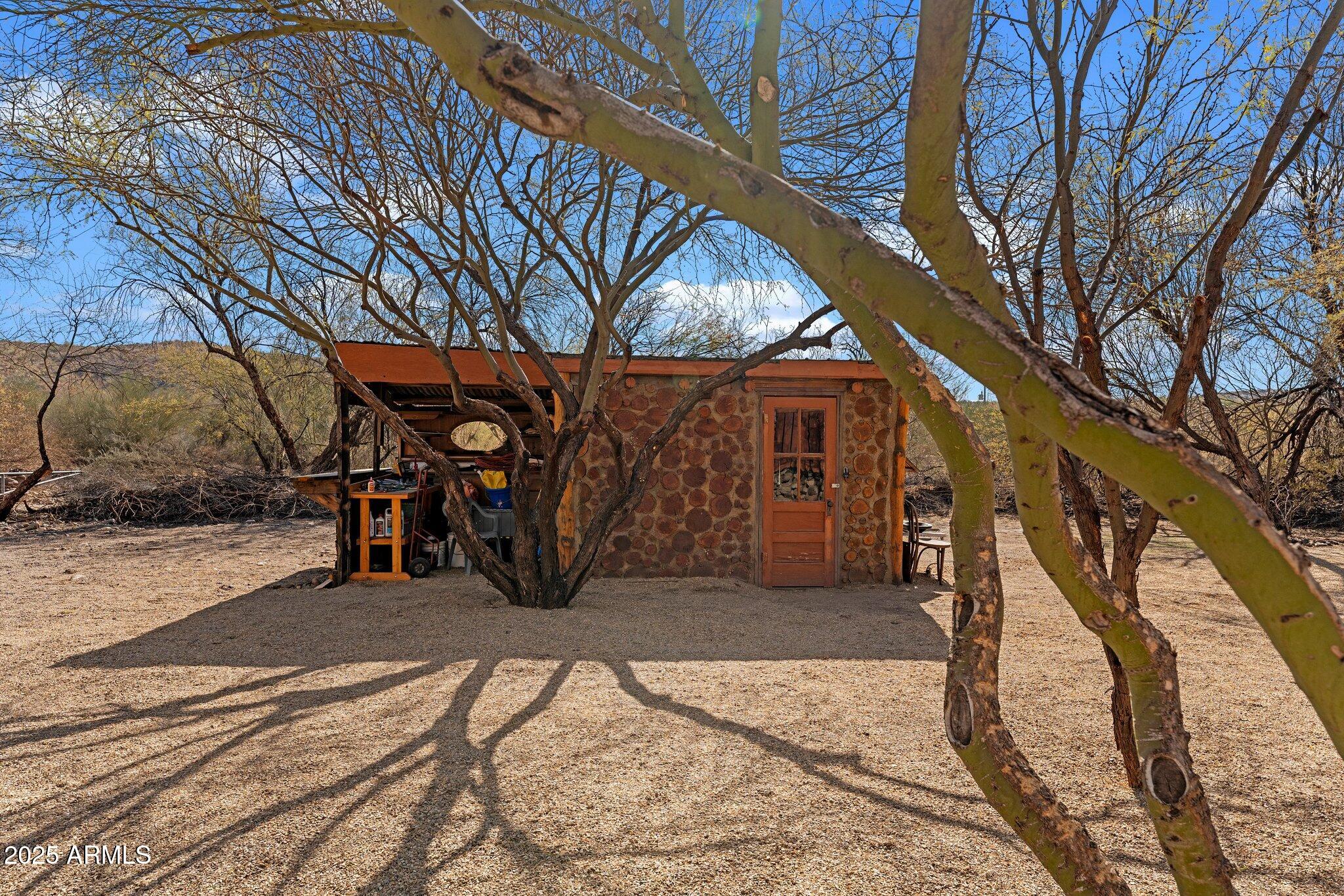 35400 South Rincon Road Wickenburg, AZ 85390 - Photo 4 of 39 27-web-or-mls-DSC00698