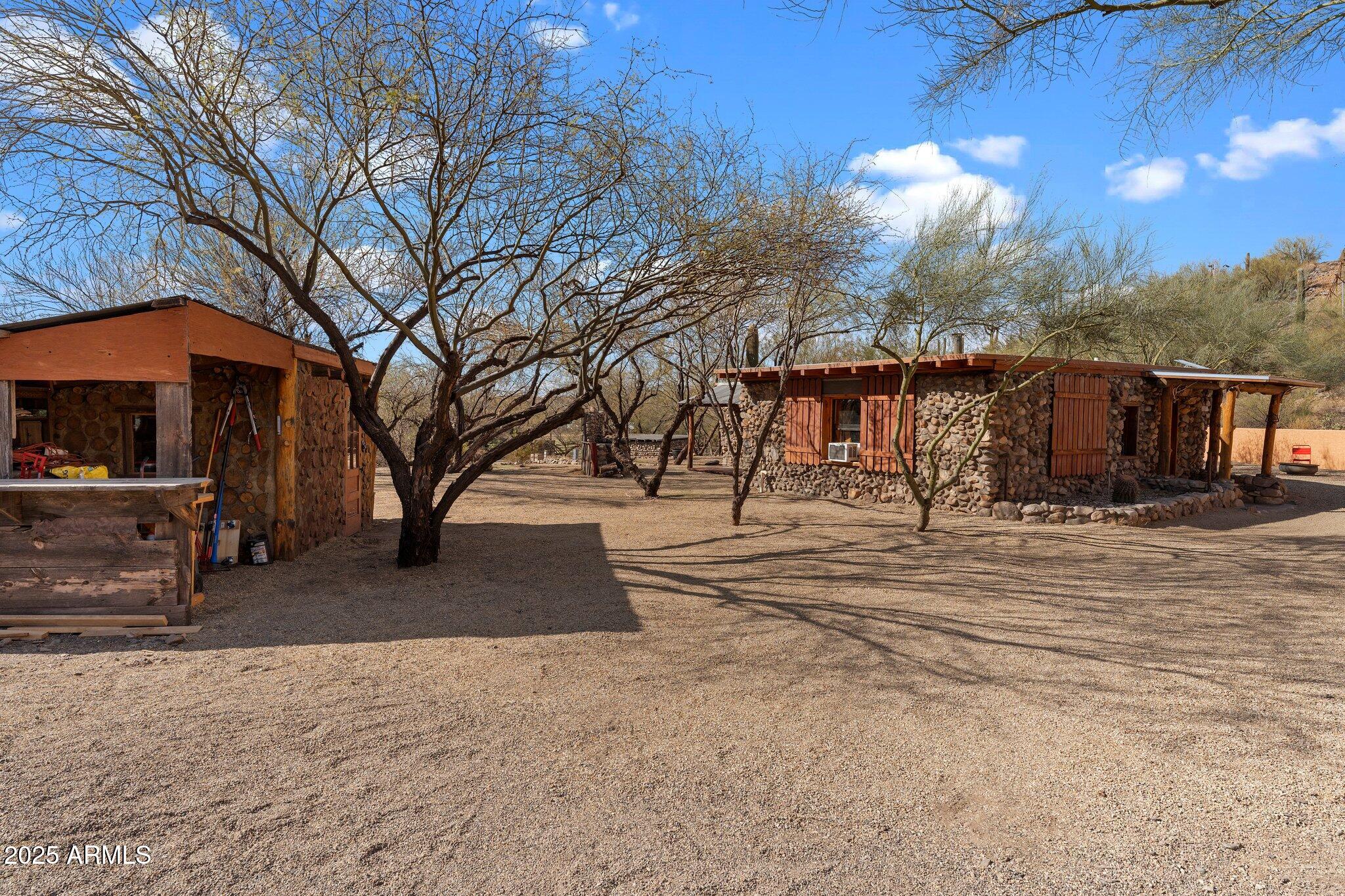 35400 South Rincon Road Wickenburg, AZ 85390 - Photo 6 of 39 25-web-or-mls-DSC00688