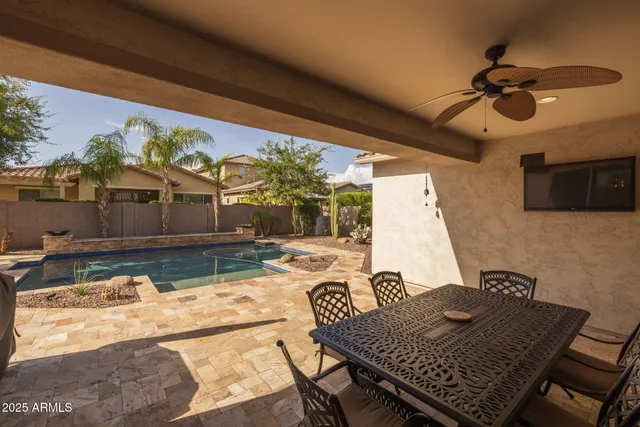 a sign that is on the side of the road