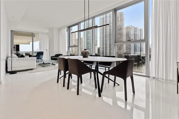 $15,500 | 300 Biscayne Blvd Way, Unit 804, Miami, FL 33131