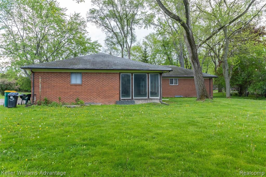 26073 Drake Road Farmington Hills, MI 48331 - Photo 37 of 39