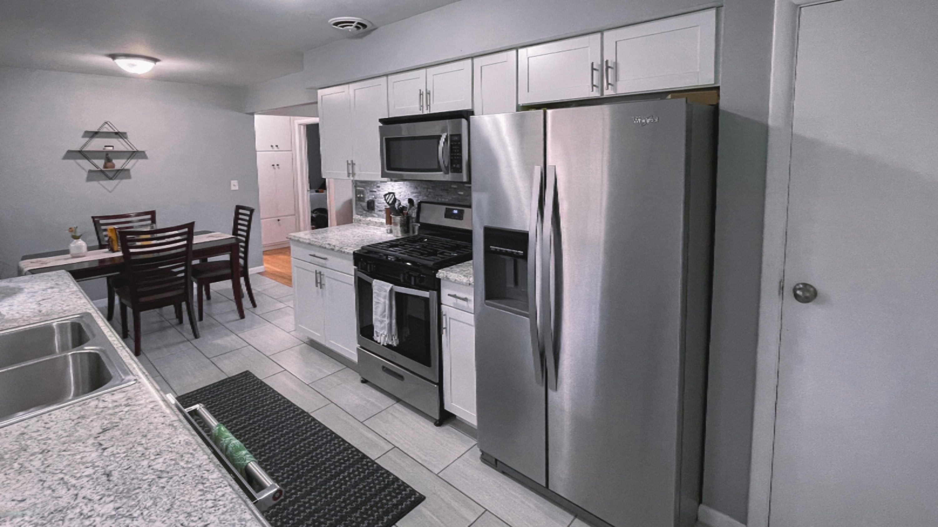 2195 Russell Road Benton Harbor, MI 49022 - Photo 4 of 25 9